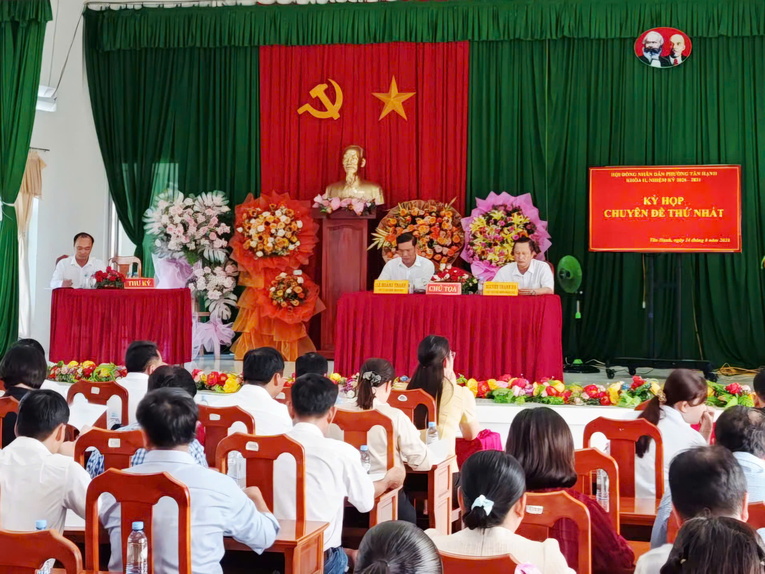 HĐND PHƯỜNG TÂN HẠNH TỔ CHỨC KỲ HỌP CHUYÊN ĐỀ LẦN THỨ I KHÓA II, XEM XÉT TÁN THÀNH CHỦ TRƯƠNG SẮP XẾP KHÓM TRÊN ĐỊA BÀN
