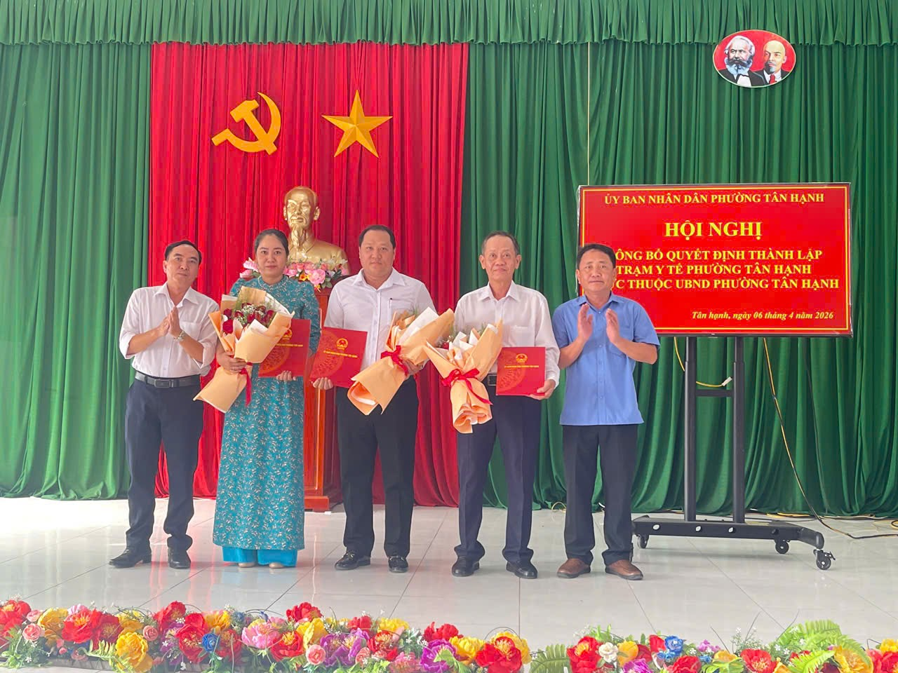 CÔNG BỐ QUYẾT ĐỊNH THÀNH LẬP TRẠM Y TẾ PHƯỜNG TÂN HẠNH VÀ CÔNG TÁC CÁN BỘ TRẠM Y TẾ PHƯỜNG TÂN HẠNH
